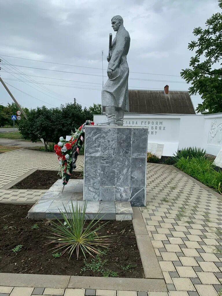 Станица медведовская краснодарский край. Станица медвёдовская краснодарский край архитектура. Станица медведовская краснодарский. Лагерь тайфун краснодарский край медведовская. Ст медведовская детский сад 21.