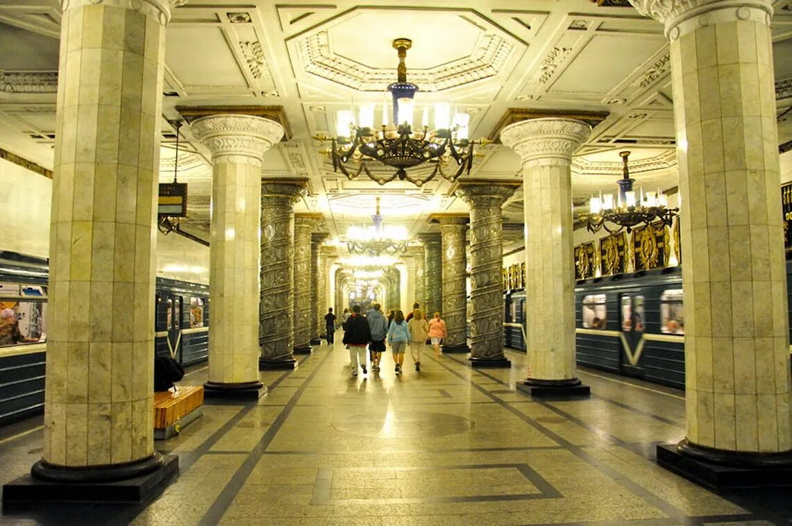 Самая красивая станция метро в петербурге. Петербургский метрополитен станция Автово. Петербург станция метро Автово. Станция Санкт -Петербургского метро Автово. Петербургское метро станция Автово.