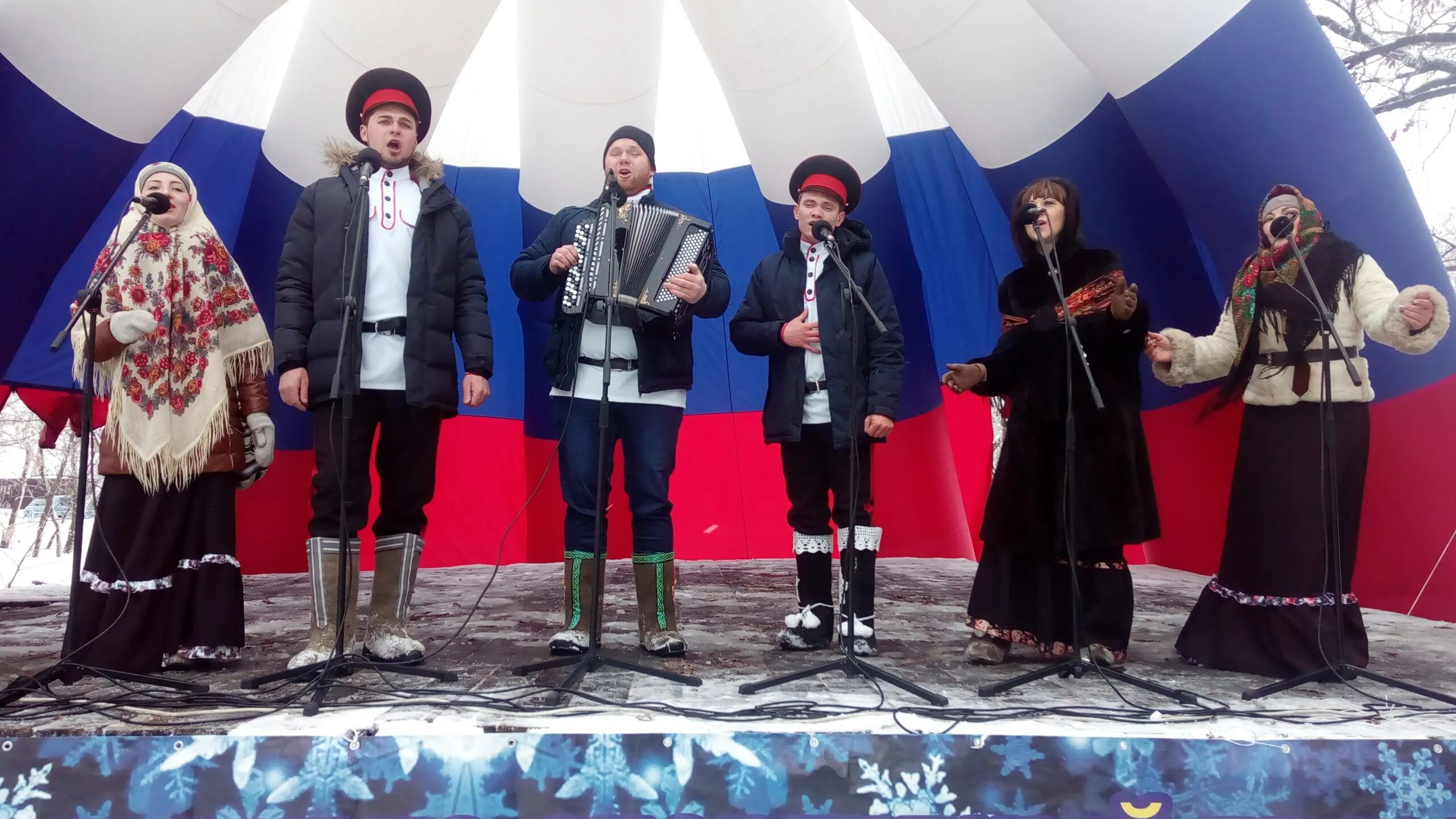 Ночь проходит ансамбль казачья. Ночь проходит ансамбль казачья