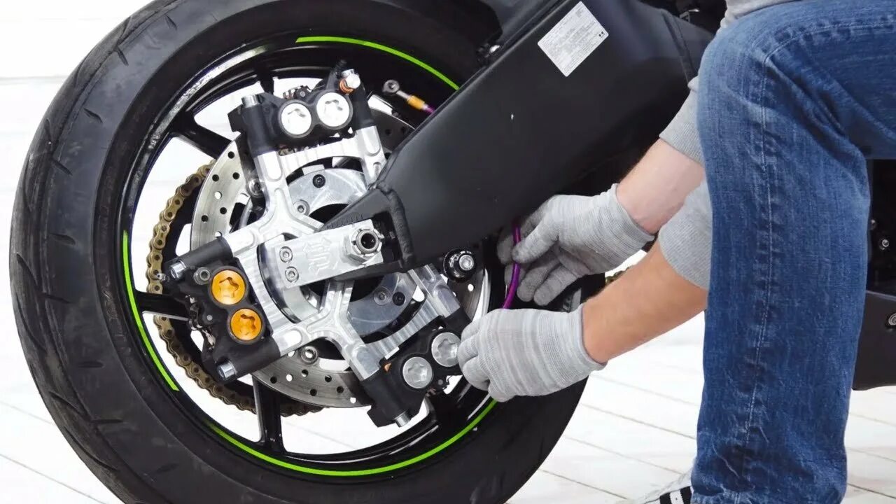 Дублер заднего. Kawasaki zx6r stunt. дублер тормоза на питбайк. honda grom дублер заднего тормоза. дублер заднего тормоза на питбайк.