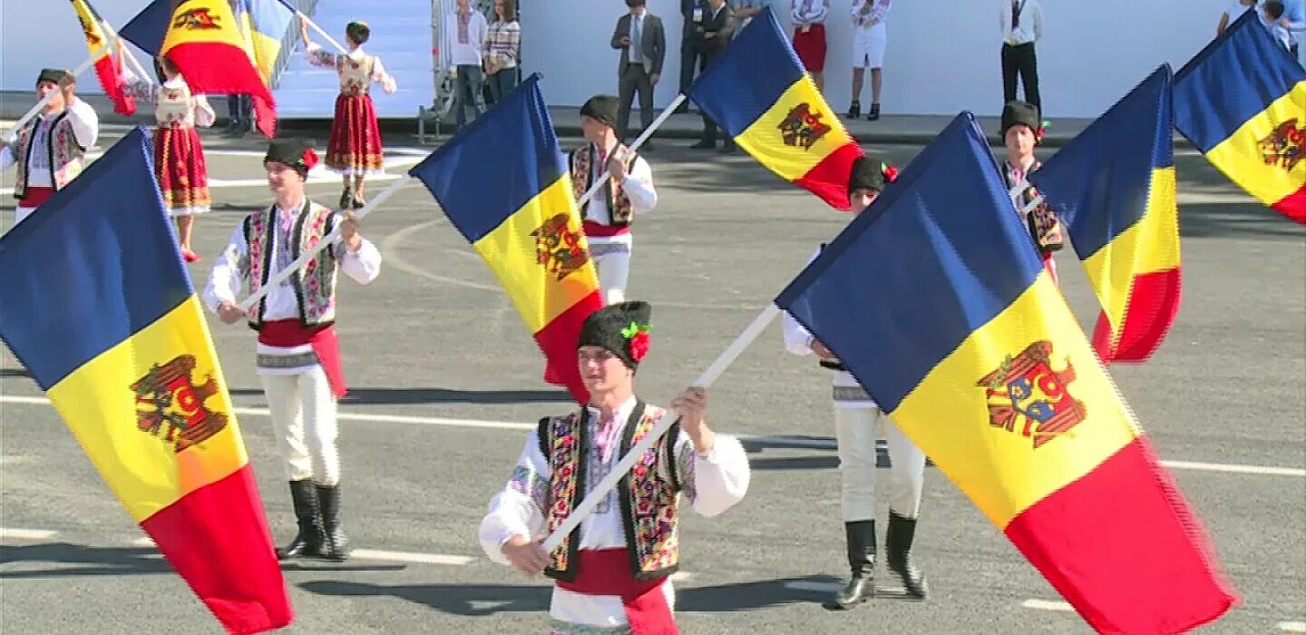 День республики молдова. День республики молдова. Ziua independentei республики молдова. День флага молдовы. Праздник лимба ноастрэ в молдавии.