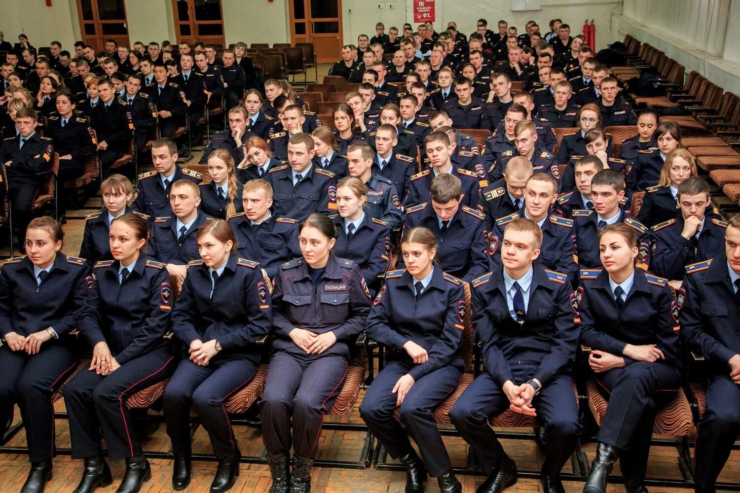 Что сдавать на полицейского. Курсанты института МВД. Университет МВД курсанты. Московский юридический институт МВД. Московский Факультет Юи МВД.