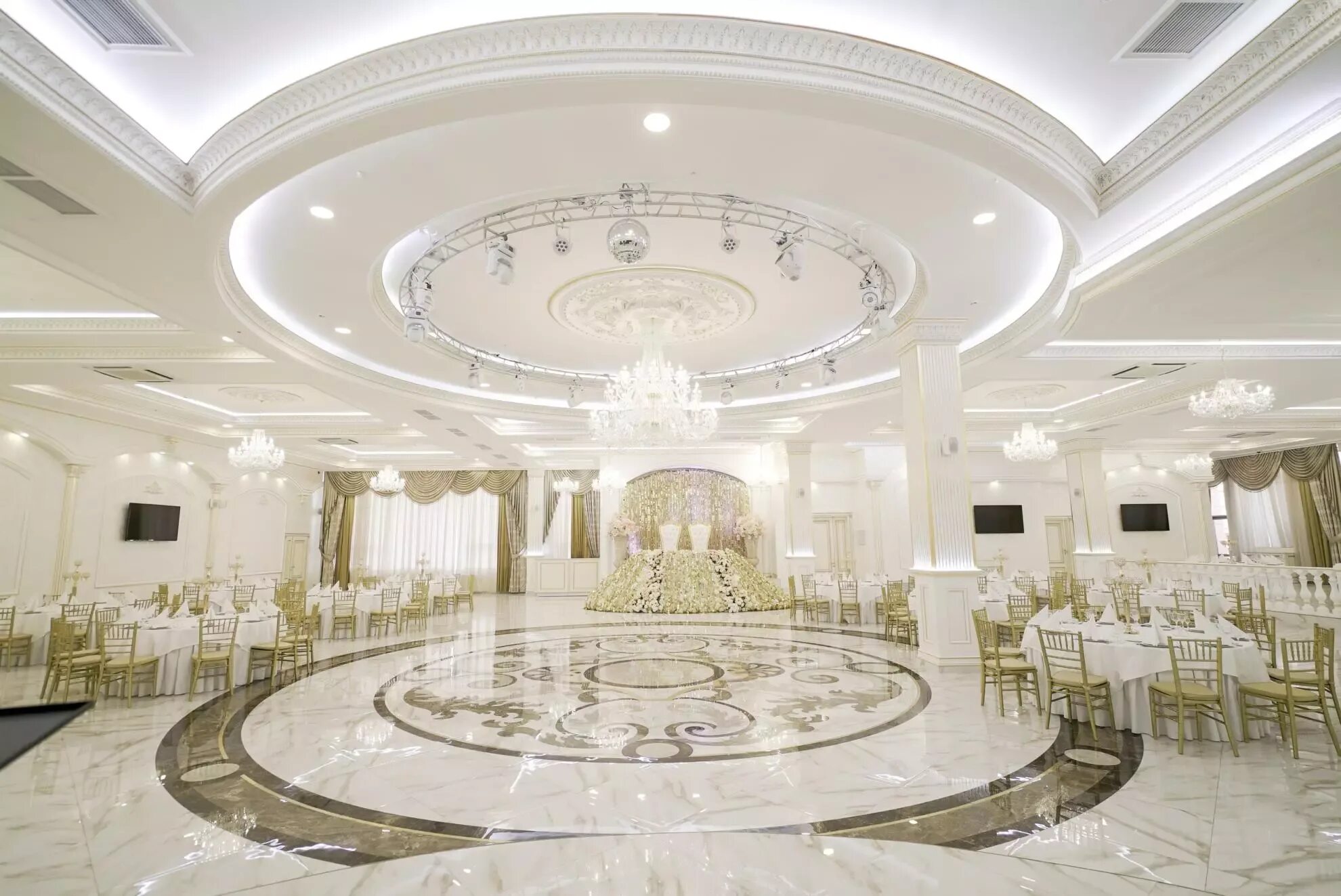 Организация банкетов от Chefs Catering.