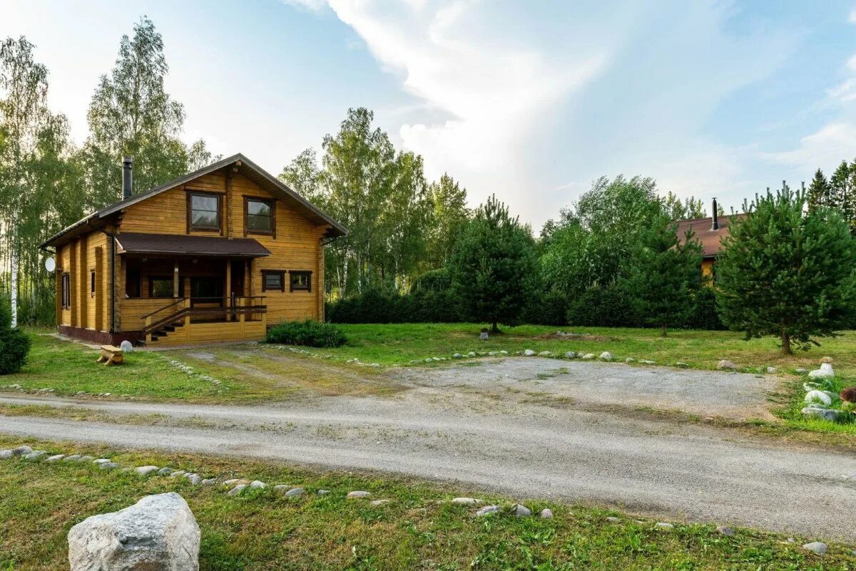 Коттеджный комплекс озерный берег. Турбаза песчаный берег приозерский район. Комплекс на озерной. Беличье озерный берег. Озерный берег.