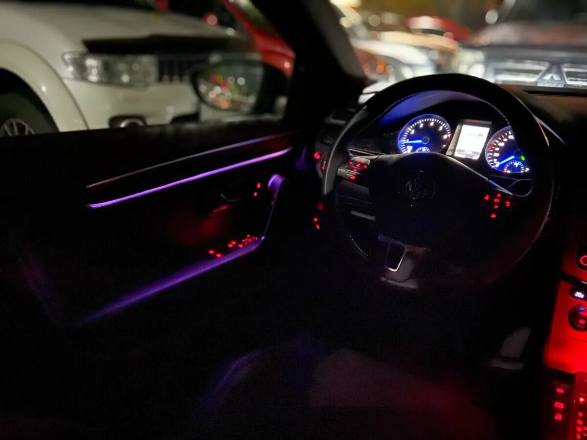 Установка атмосферной подсветки. Подсветка салона в bmw g02. Атмосферная подсветка тигго 8. Рено дастер подсветка салона лентой. Подсветка амбиент пассат сс.