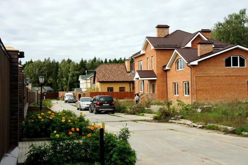 коттеджный поселок коломна. калужское шоссе дом 10. калужское шоссе поселок президент. милорадово белые ветра. д.