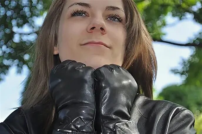 Over mouth. Leather Gloves handsmother. Девушки handsmother. Jerking Leather Gloves. Gloves smother Одноклассники.