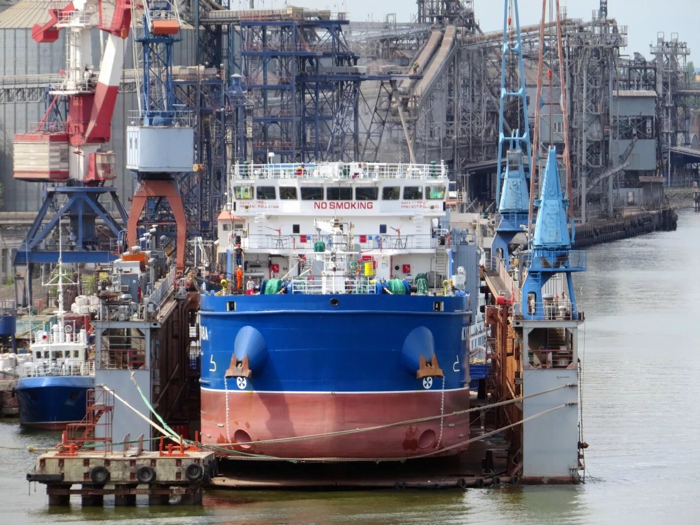 Завод моряк ростов на дону. Ростов на дону донской судостроительно-судоремонтный завод. Моряк ростов на дону. Моряк ростов на дону. Судоремонтный завод моряк.