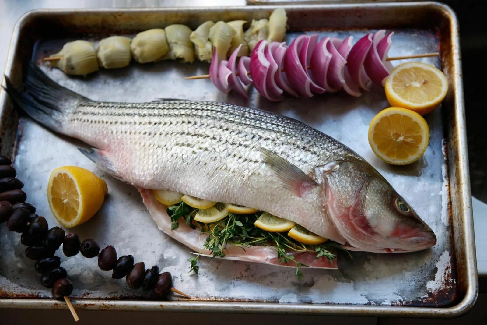Море вкусного рыба. Лобан рыба. жирные сорта рыбы. рыбка съедобная. рыба приготовленная.