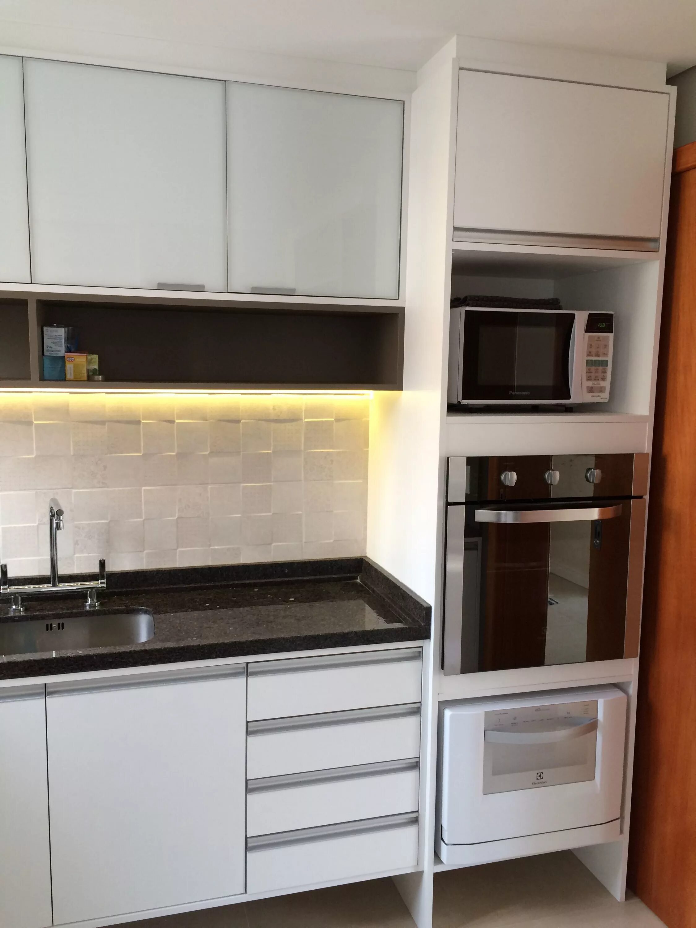 Hot dish rack Kitchen remodel, Kitchen cabinet design, Built in ovens