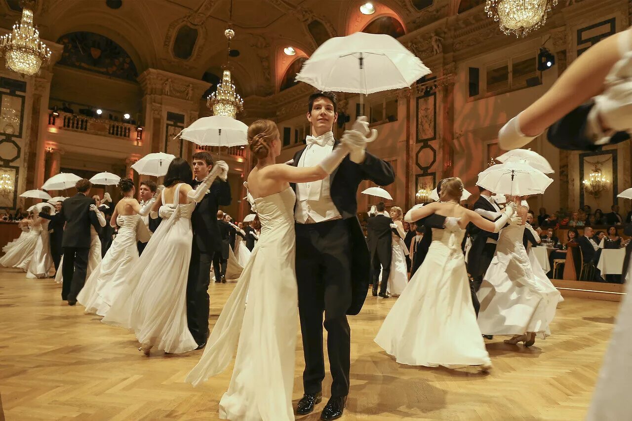 Танец время танцевать. Мастер класс танцы афиша. 2001 - танцевать. Танец стандарт венский вальс. Танцоры на сцене.