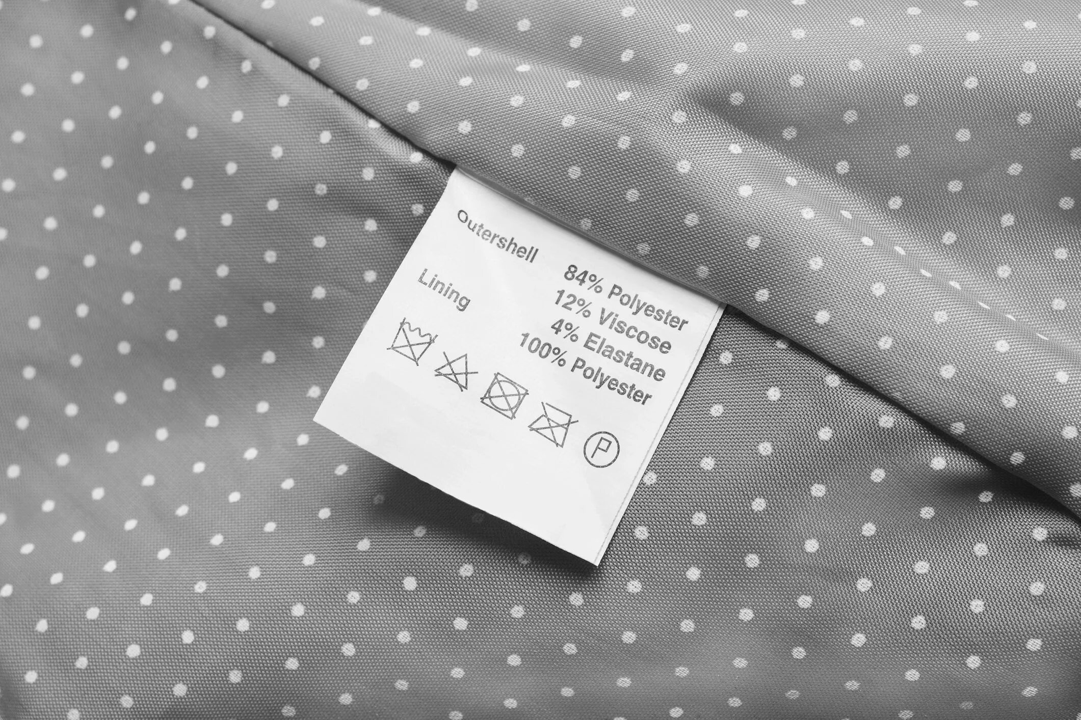 Полиэстер стирка. Ярлыки на одежде. Хлопковые бирки на одежду. Составник хлопок эластан. Полиэстер бирка.