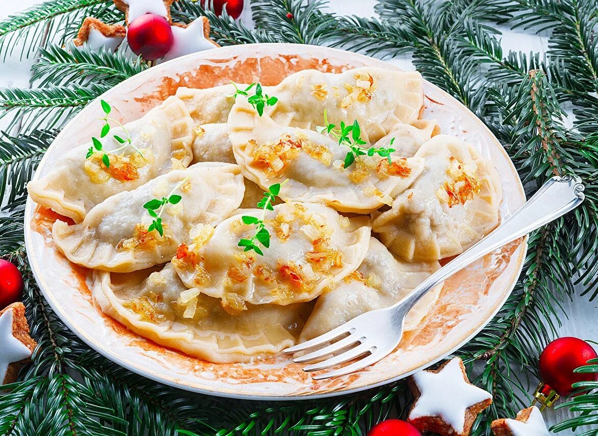 сахар в варениках на старый новый год. сюрпризы в варениках на старый новый год значения. сахар в варениках на старый новый год. новогодние вареники с сюрпризом обозначение. вареники с сюрпризом значение.