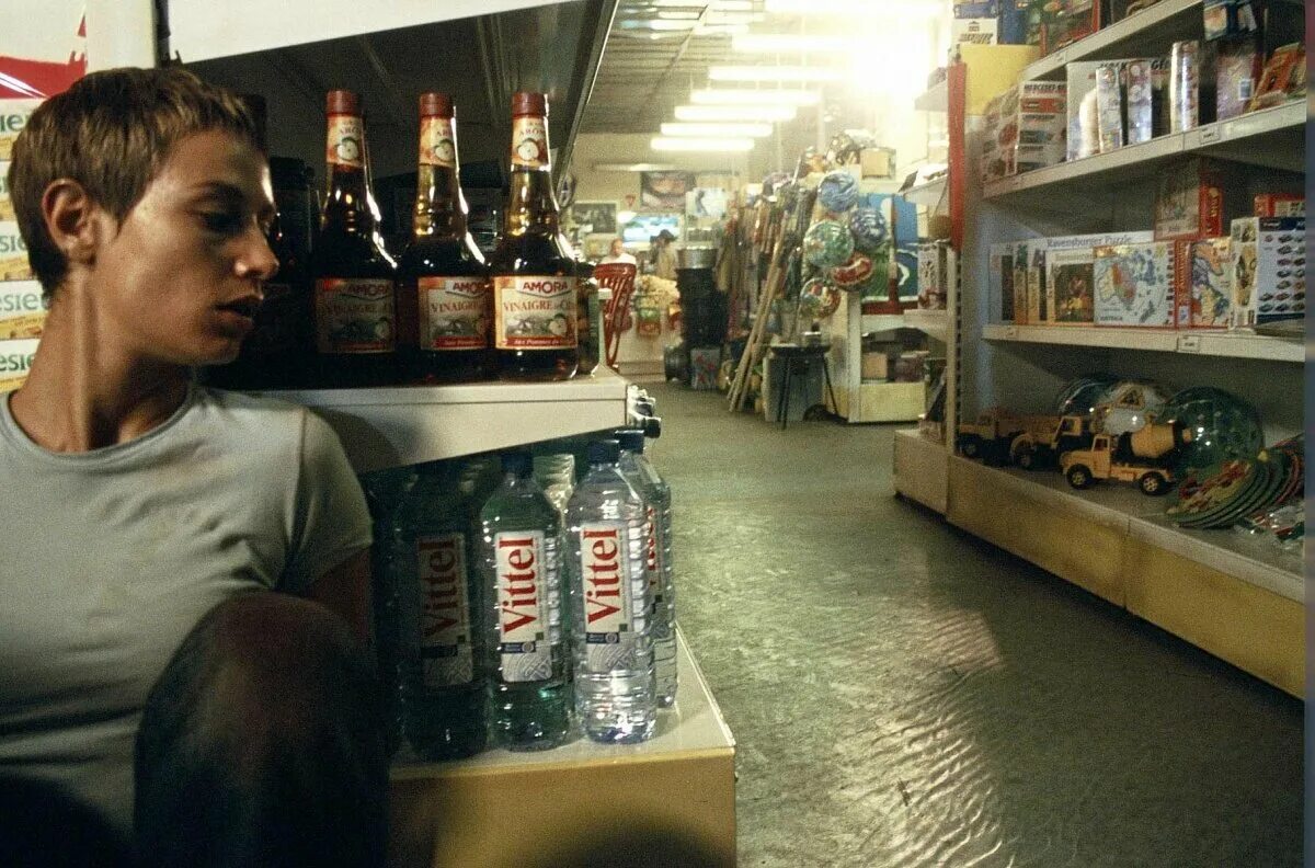 Кровавая жатва high tension haute tension (2003) постер. Кровавая жатва на русском. Кровавая жатва на русском. Кровавая жатва high tension haute tension (2003) постер. Сесиль де франс кровавая жатва 2003.