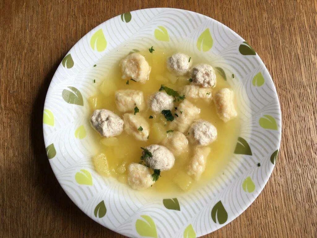 Лейша-клёцки. Суп с фрикадельками и клецками. Фрикадельки с клецками. Суп с клёцками и фрикадельками