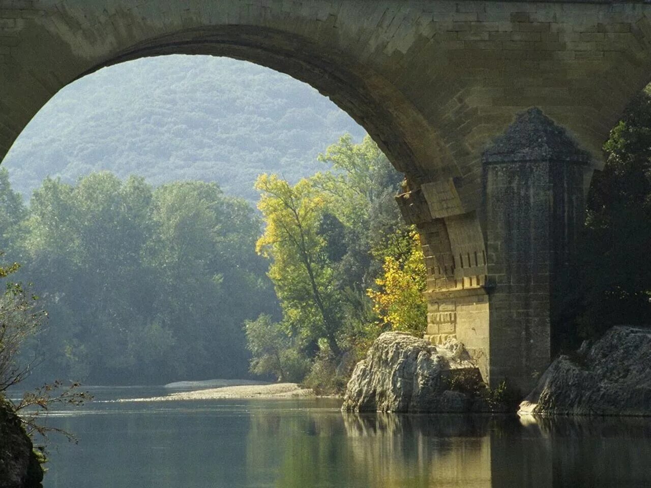 Пон вид. Акведук Пон-дю-гар. Акведук понт дю Гард. Акведук во Франции. Гарский мост Франция.