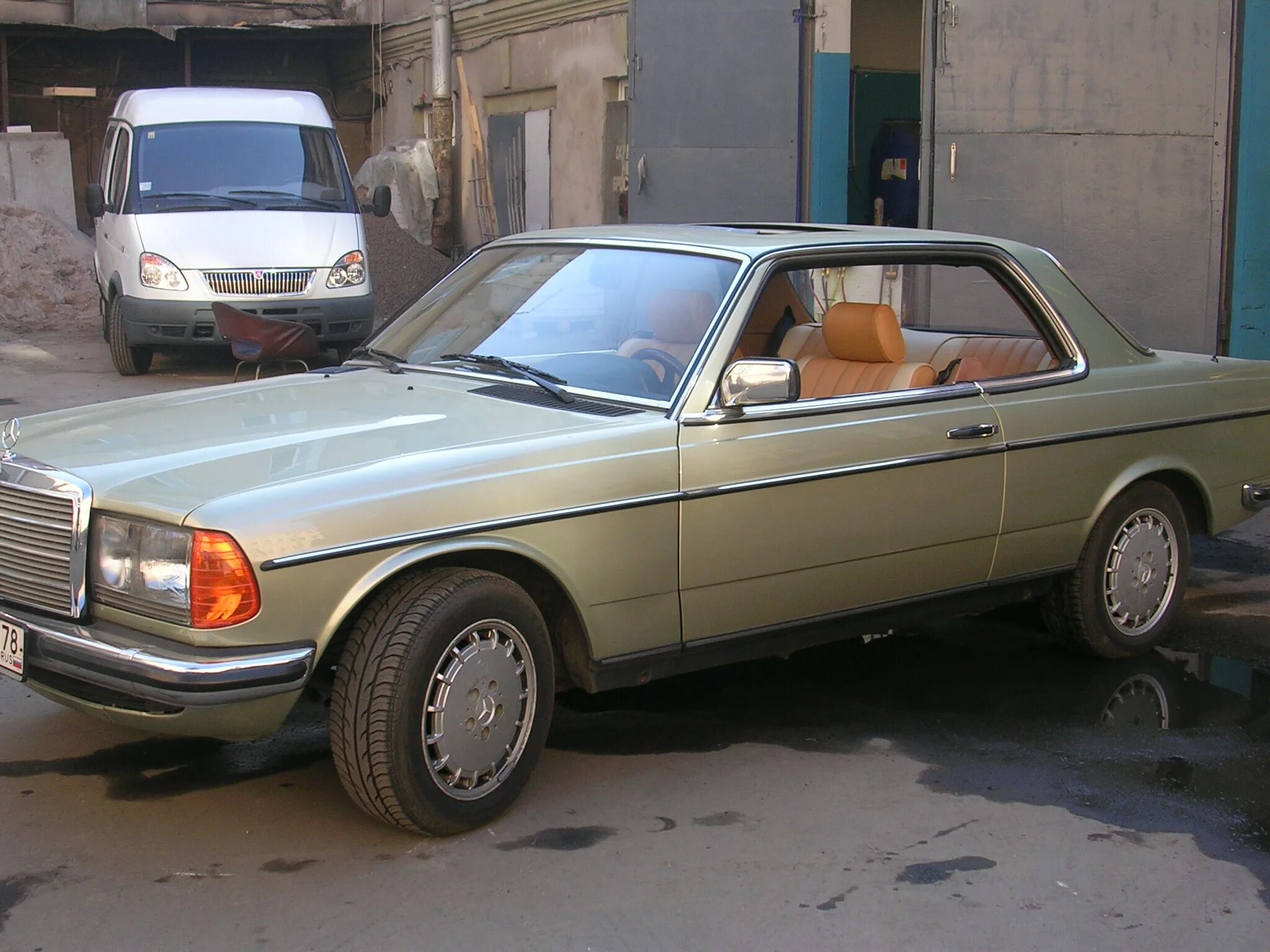 Мерседес 123 дизель купить. Restoration Mercedes w123. Мерседес 123 купе. BMW 23 Mercedes 123. Мерседес 123 белая Отреставрированная.