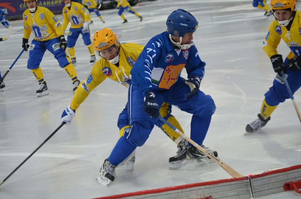 Хоккеист ульяновск волга спорт арена. Дмитрий козлов хоккей с мячом. Ульяновск хоккей с мячом онлайн. Хк волга (хоккей с мячом). Волга ульяновск кубок россии.