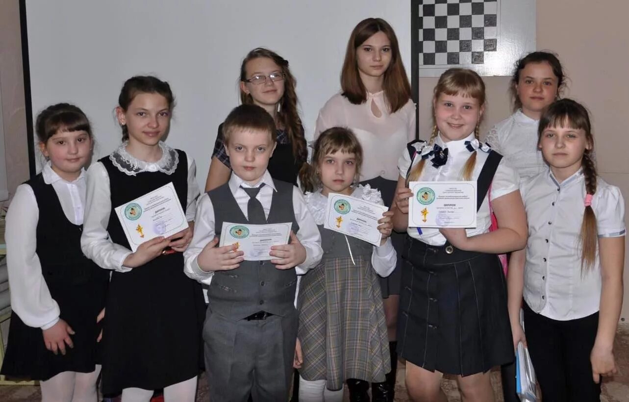 Не сложные конкурсы в классе. Всероссийский конкурс я исследователь. Конкурс юный исследователь. Младшие школьники. Я исследователь сочи фото.