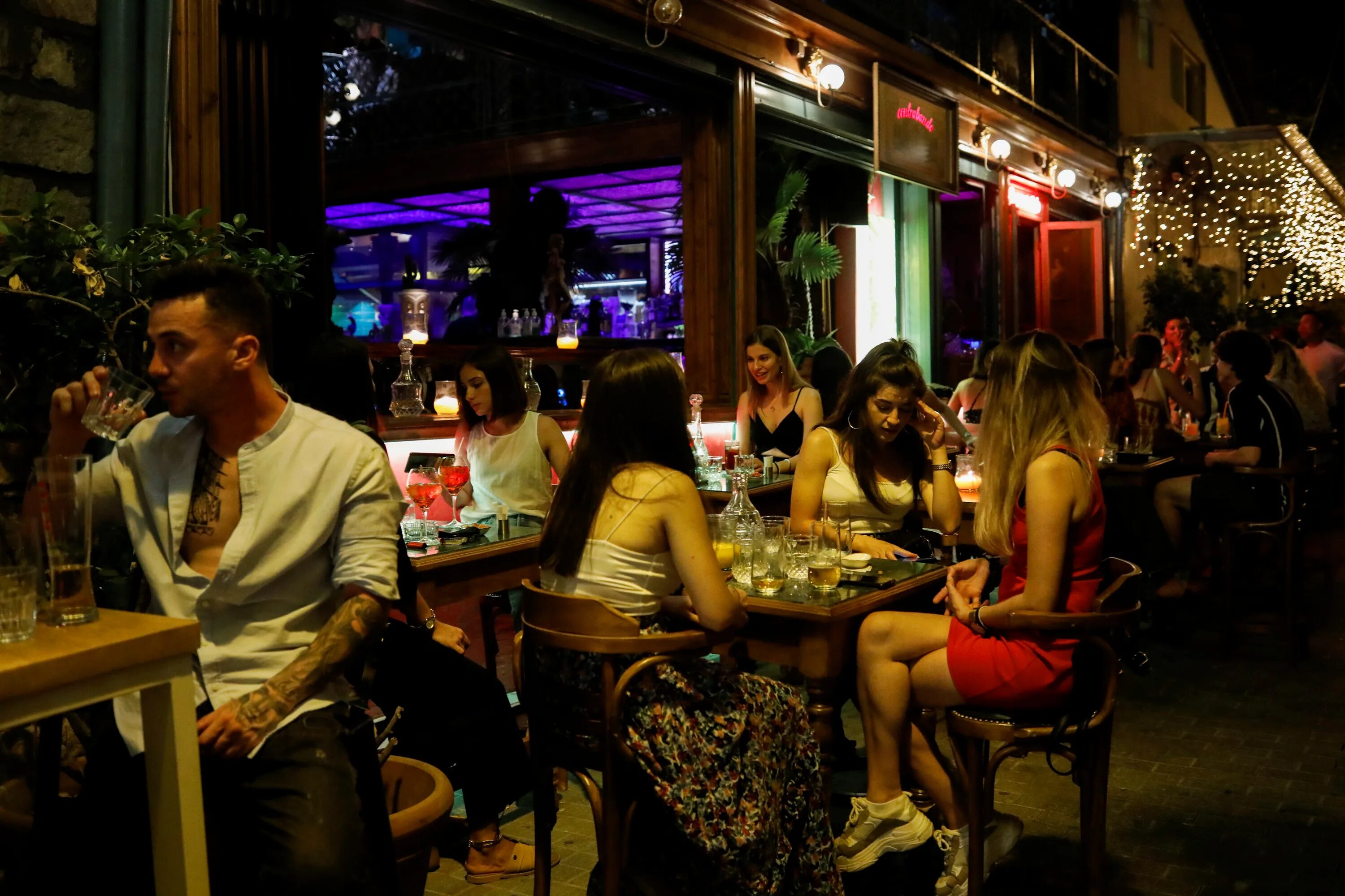 Греция интерьер бар. Greek bar. Бар на пляже. Greek bar. Greek bar.