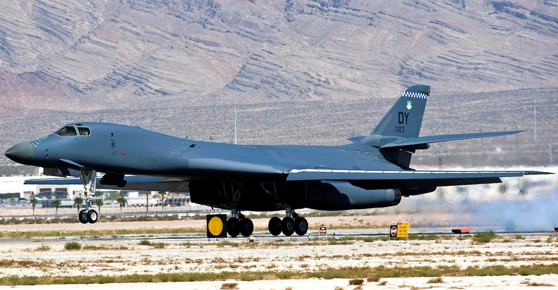 Rockwell b 1b lancer. Rockwell b-1 lancer. b1 lancer. rockwell b-1 lancer bomb.