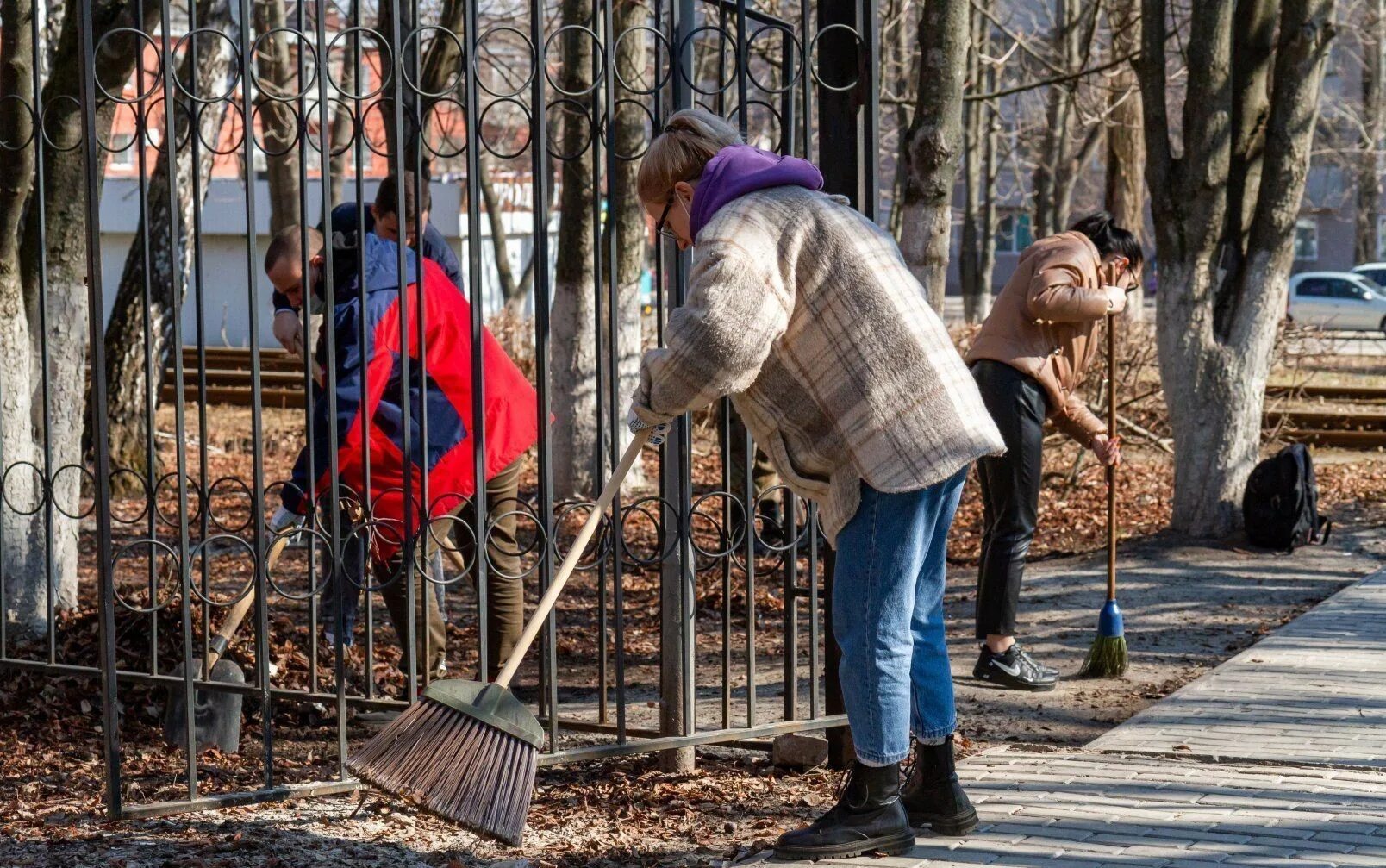 Сайт апрель курск. Общегородской субботник 2022. 16.04.2022 Общегородской субботник Москва. Субботник Курск. Субботник в апреле.