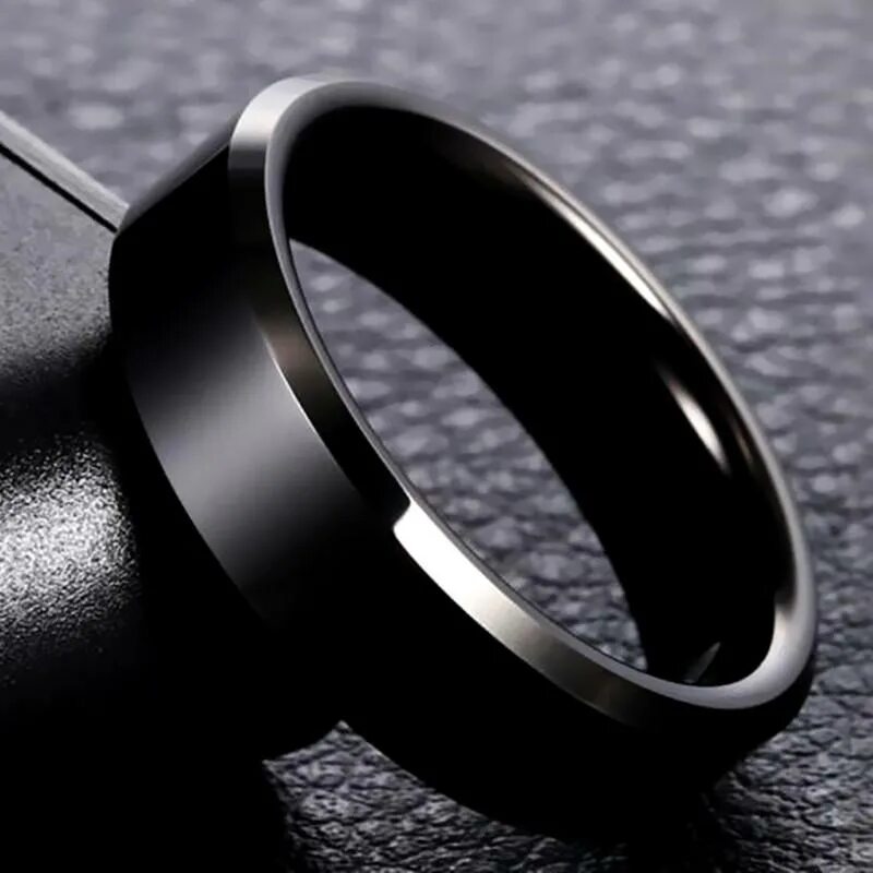Черное кольцо фото. Кольца АЛИЭКСПРЕСС черные. Кольцо черное bvrt060. Чёрное кольцо мужское. Черное титановое кольцо.