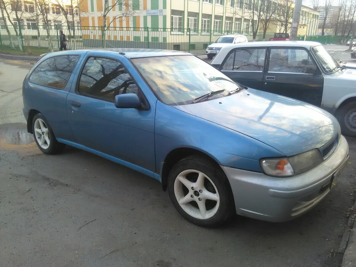 Ниссан альмера 1.6 купить. Хэтчбек 3 двери Nissan Almera i (n15) 1997 года. Ниссан Альмера n15 хэтчбек 3-х дверный. Nissan Almera i (n15) 3 дверный. Ниссан Альмера 1.8 точка 2001.