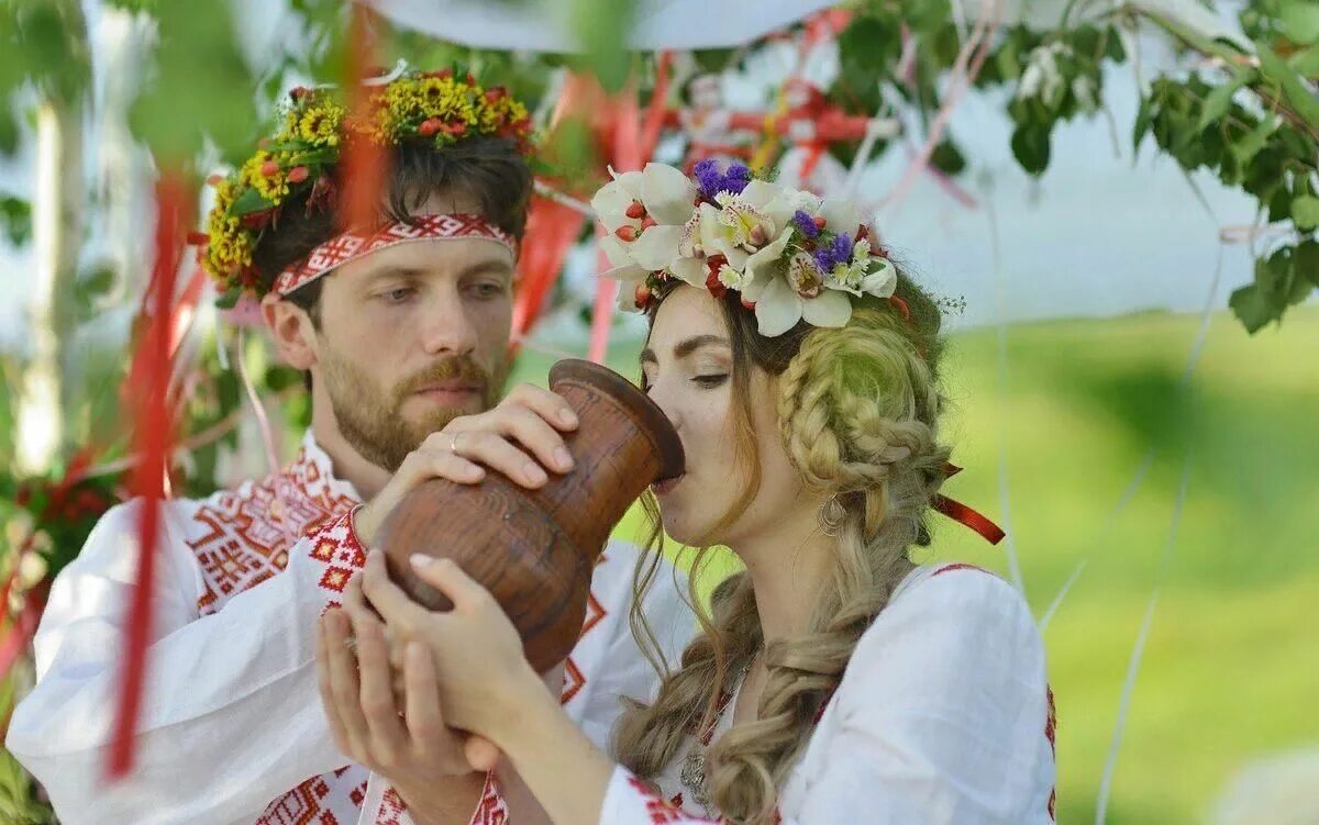 Традиционный русский танец. Свадьба в русском народном стиле. Свадьба в русском стиле. Старорусская свадьба. Свадьба в русском стиле.
