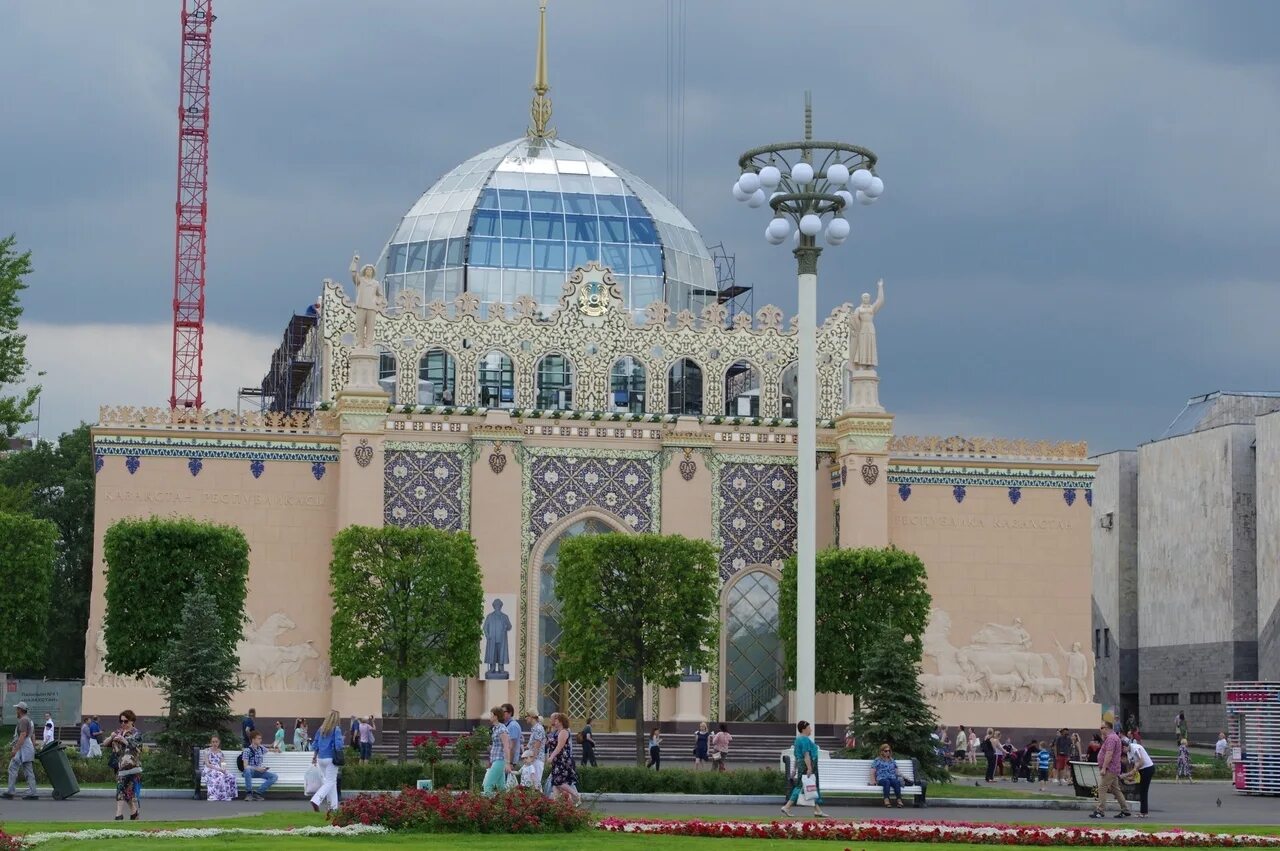 Павильон казахстан на вднх. Павильон № 11 «металлургия» на вднх. Вднх казахский павильон. Павильон 11 вднх. Павильон металлургия вднх.