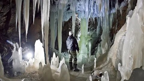 Сосульки в пещере