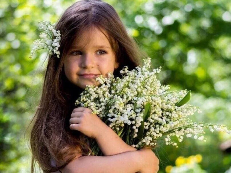 Весенняя девочка. Ксения семиохина модель. Детская весенняя фотосессия. Девочка весной. Весенняя девочка.