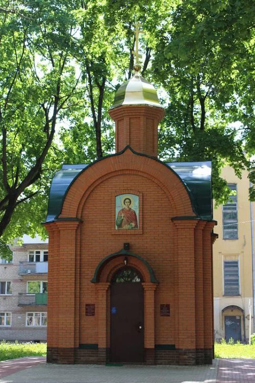 Часовни смоленска. Смоленск часовня георгия победоносца. часовня воинам-интернационалистам в смоленске. часовни в смоленске в городе. часовня глуховский парк.