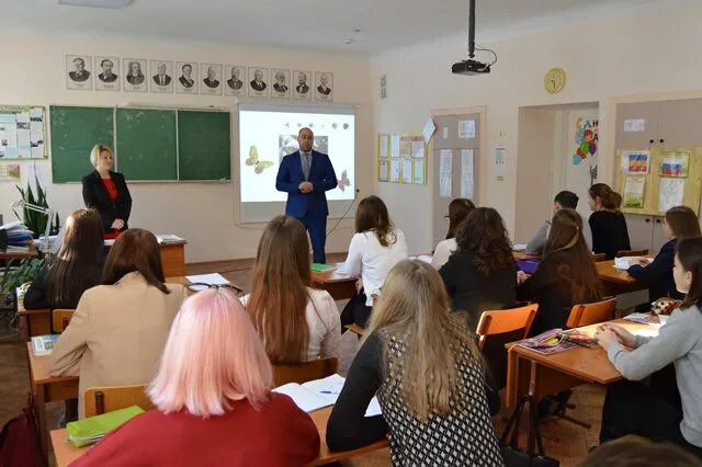 Педагогический лицей интернат барнаул. Пед лицей Таганрог. Таганрогский педагогический лицей-интернат. Таганрогский педагогический интернат Таганрог. Таганрог педагогический лицей на Комарова.