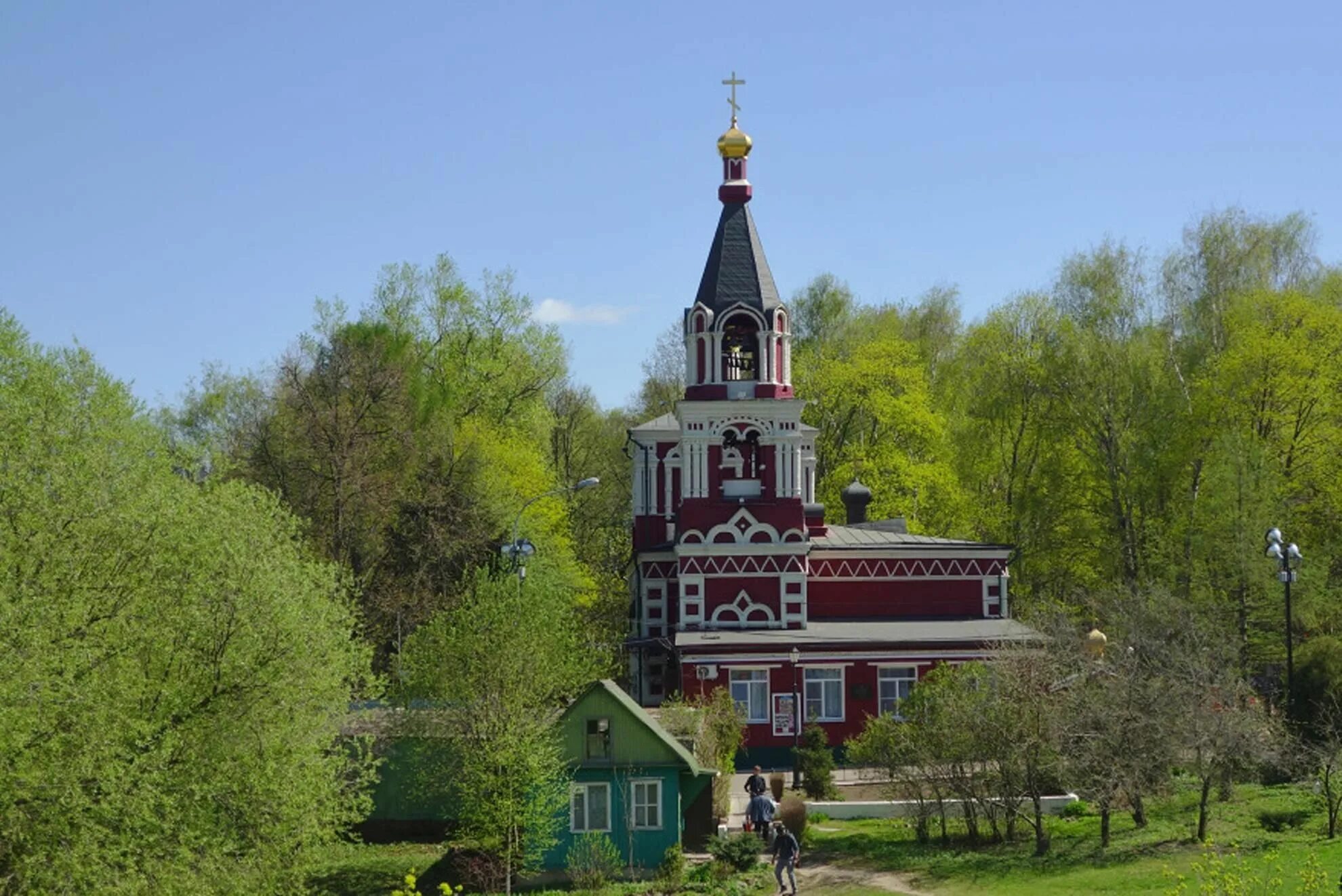 Храм Параскевы Бутово. Церковь Параскевы пятницы в Бутово. Северное Бутово Параскевы храм. Храм Параскевы пятницы в Бутово снаружи. Храм параскевы в бутово расписание