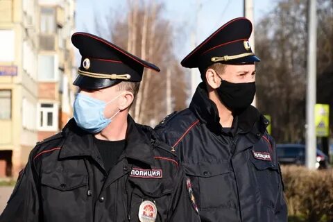 Под видом сотрудника полиции