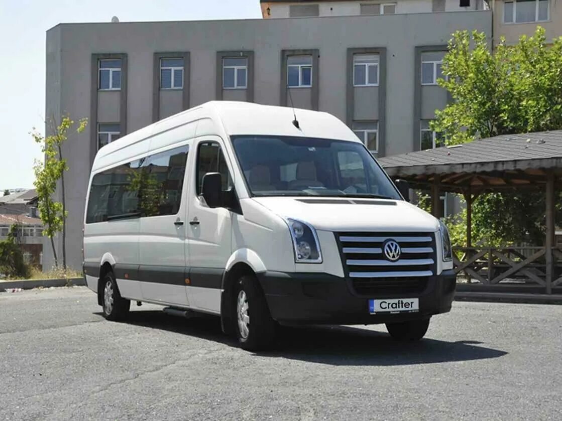 Микроавтобус Volkswagen Crafter. Фольксваген Крафтер минибус. Фольксваген Крафтер пассажирский. Mercedes Sprinter, VW Crafter. Volkswagen пассажирский