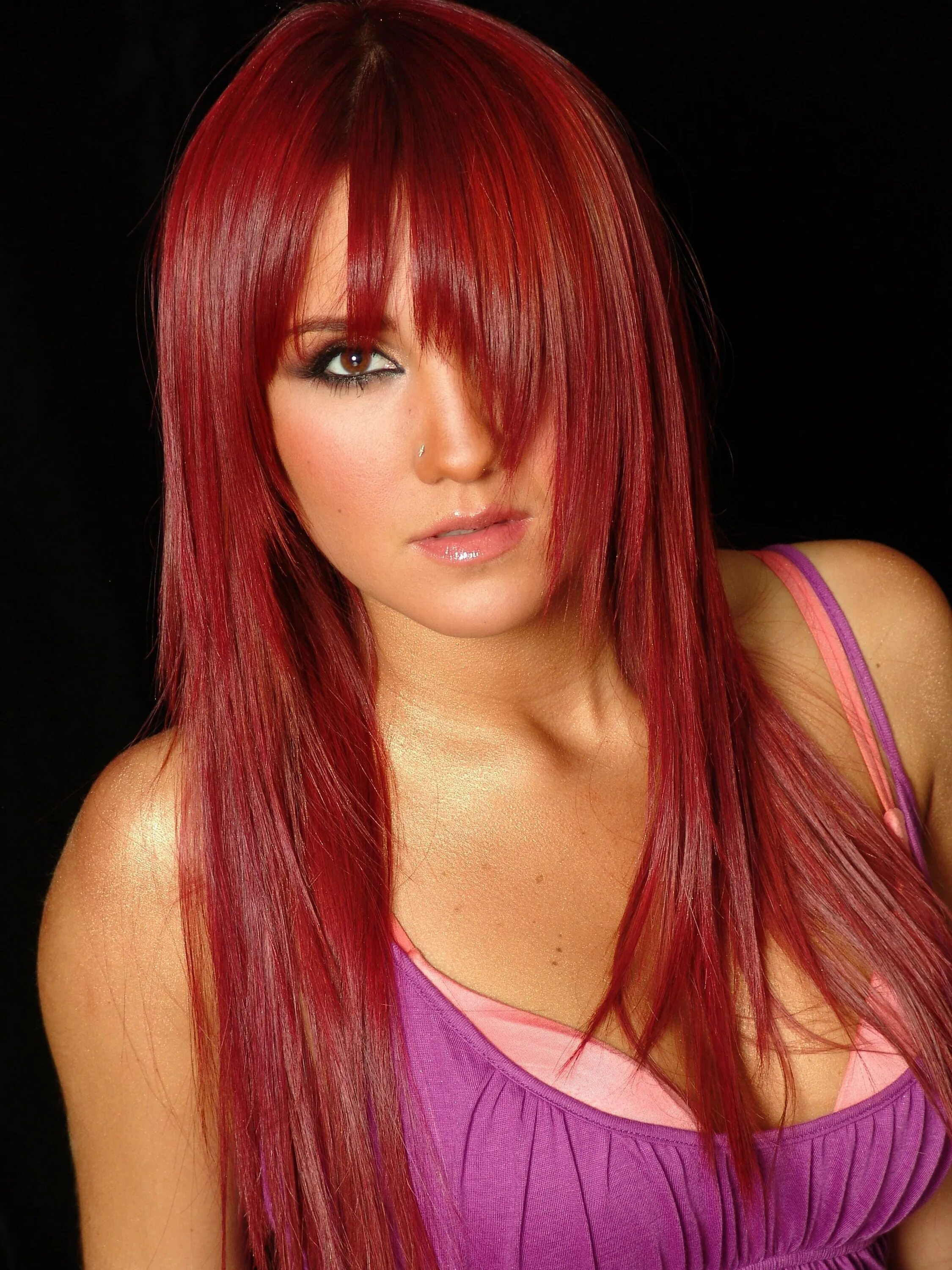 Окрашивание волос в два цвета. Дульсе Мария 2013. Двухцветное окрашивание волос. Рыжий с белыми прядями. Красные пряди на светлых волосах.