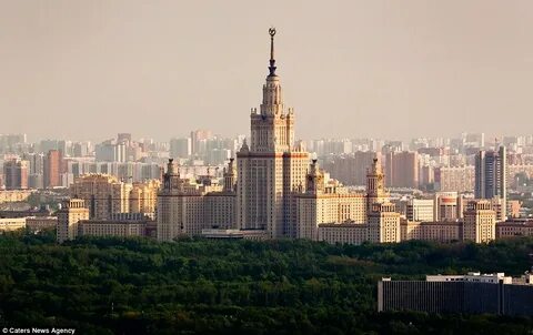 Здание мгу в москве на воробьевых горах