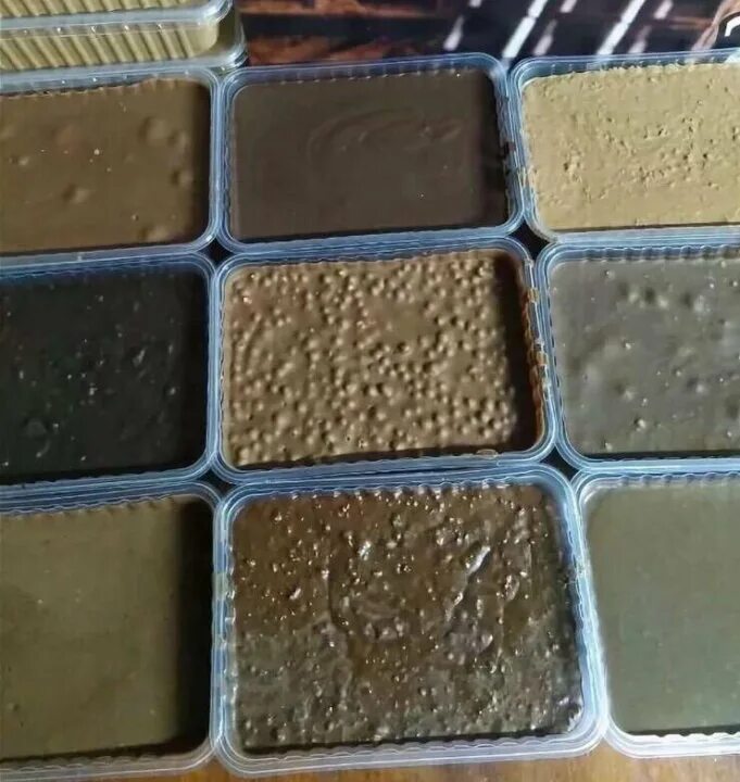 Шоколад в брикетах по 1 кг. Молочный с фундуком 1кг. Kitkat bites. Шоколад развесной. Шоколад оптом от производителя дешево.