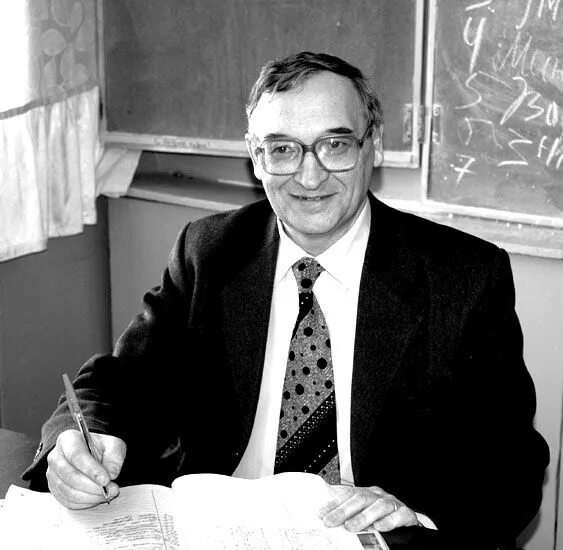 Историк учитель истории. Учитель истории мужчина. Историк учитель истории. Дойков леонид васильевич. Марандич леонид васильевич.