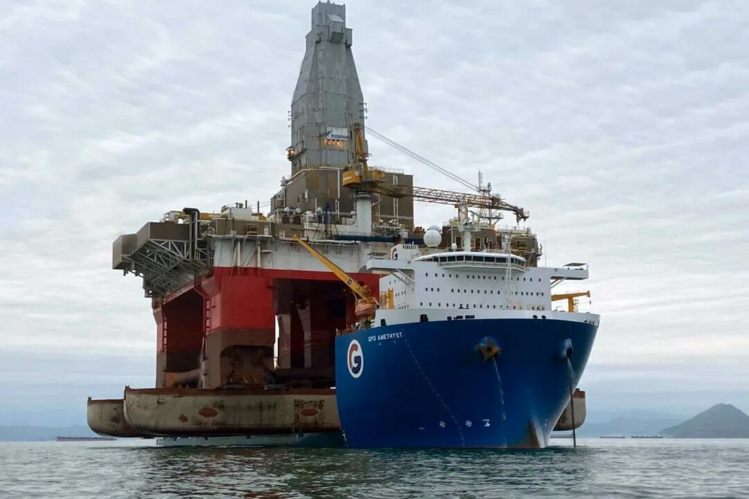 Судно нефтяных платформ