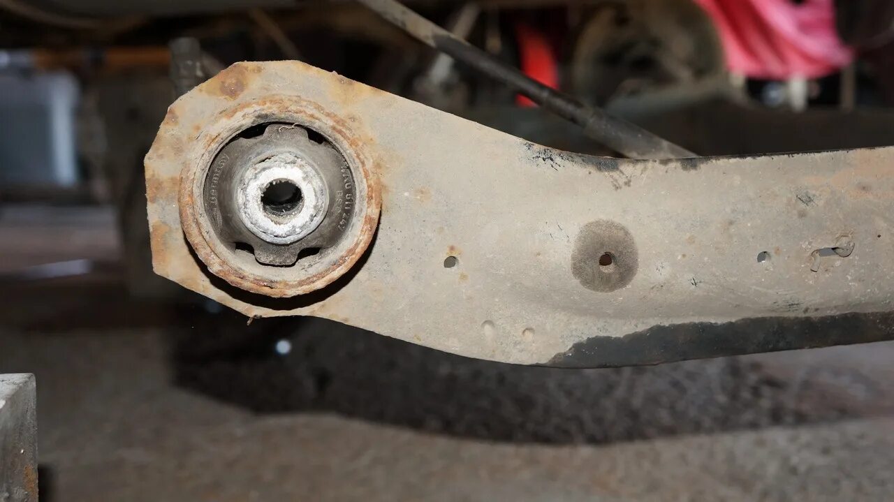 Сайлентблоки задней балки ауди 80 б3. Сайлентблоки задней балки ауди 80 б3. Ауди 100 нижние сайлентблоки. Сайлентблоки задней балки ауди 100 с4. Сайлентблоки задней балки ауди 80 б3.