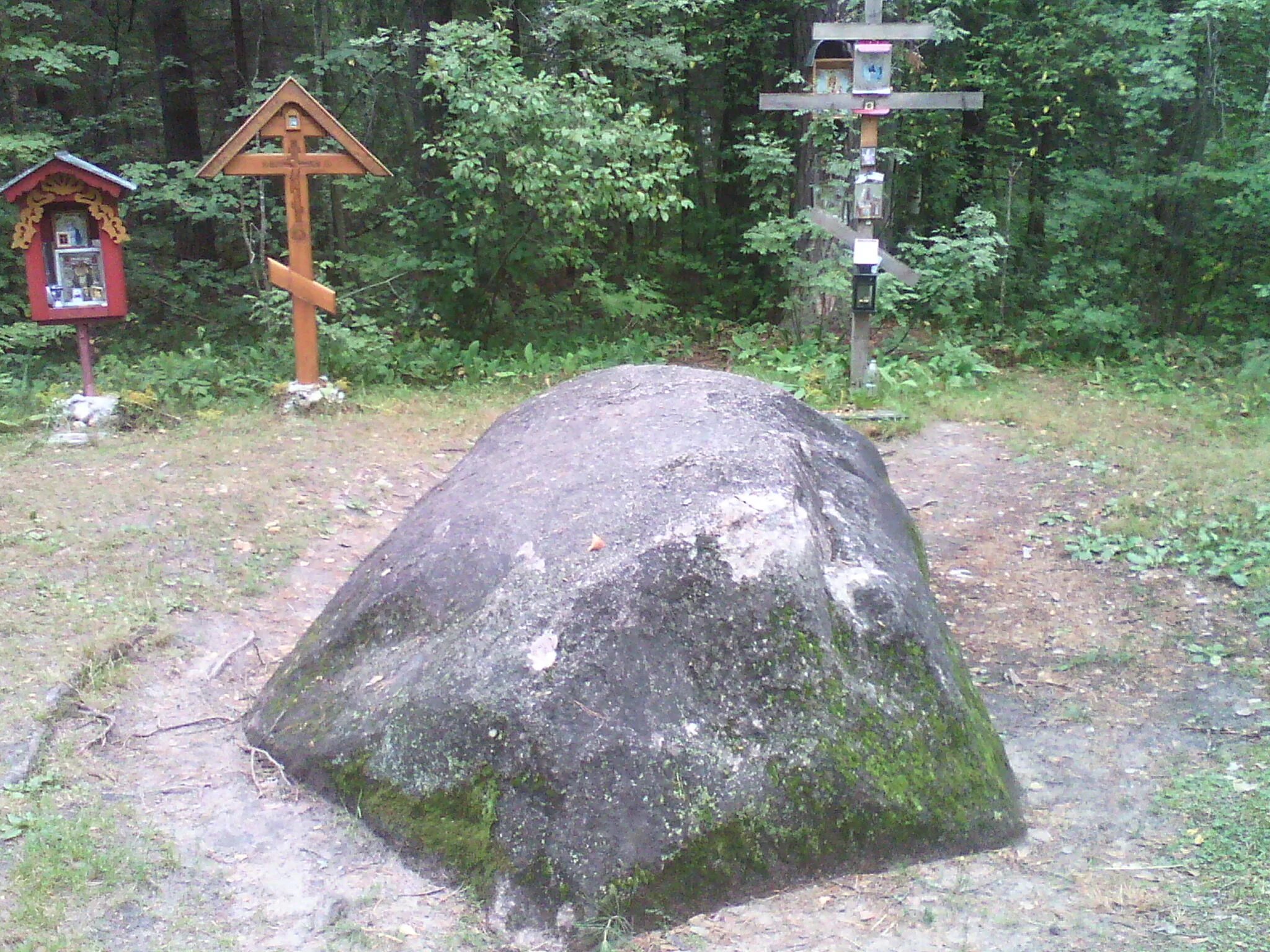 Святой источник в женском монастыре задонска. Святые места болезни. Задонск свято тихоновский монастырь женский родник. Царский скит и серафимовы камни. Святые места болезни.