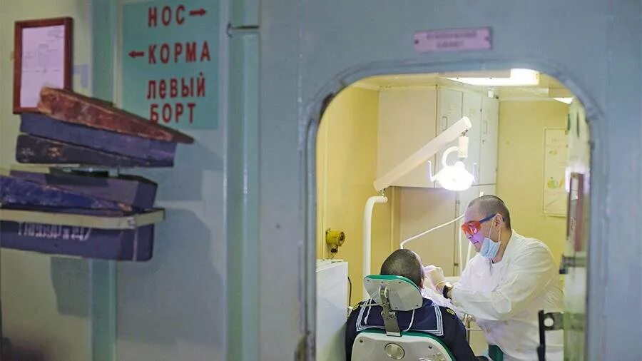 Военно-морской врач. Судовой фельдшер. Судовой фельдшер. Судовой врач. Медик на корабле.