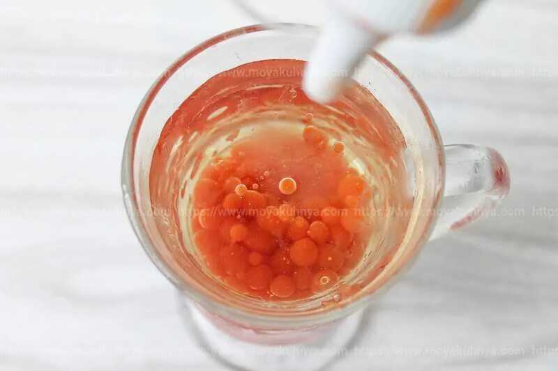 Икра красная имитированная. Имитация красной икры. Имитированная икра домашняя. Икра форели. Икра лососевая 100гр.