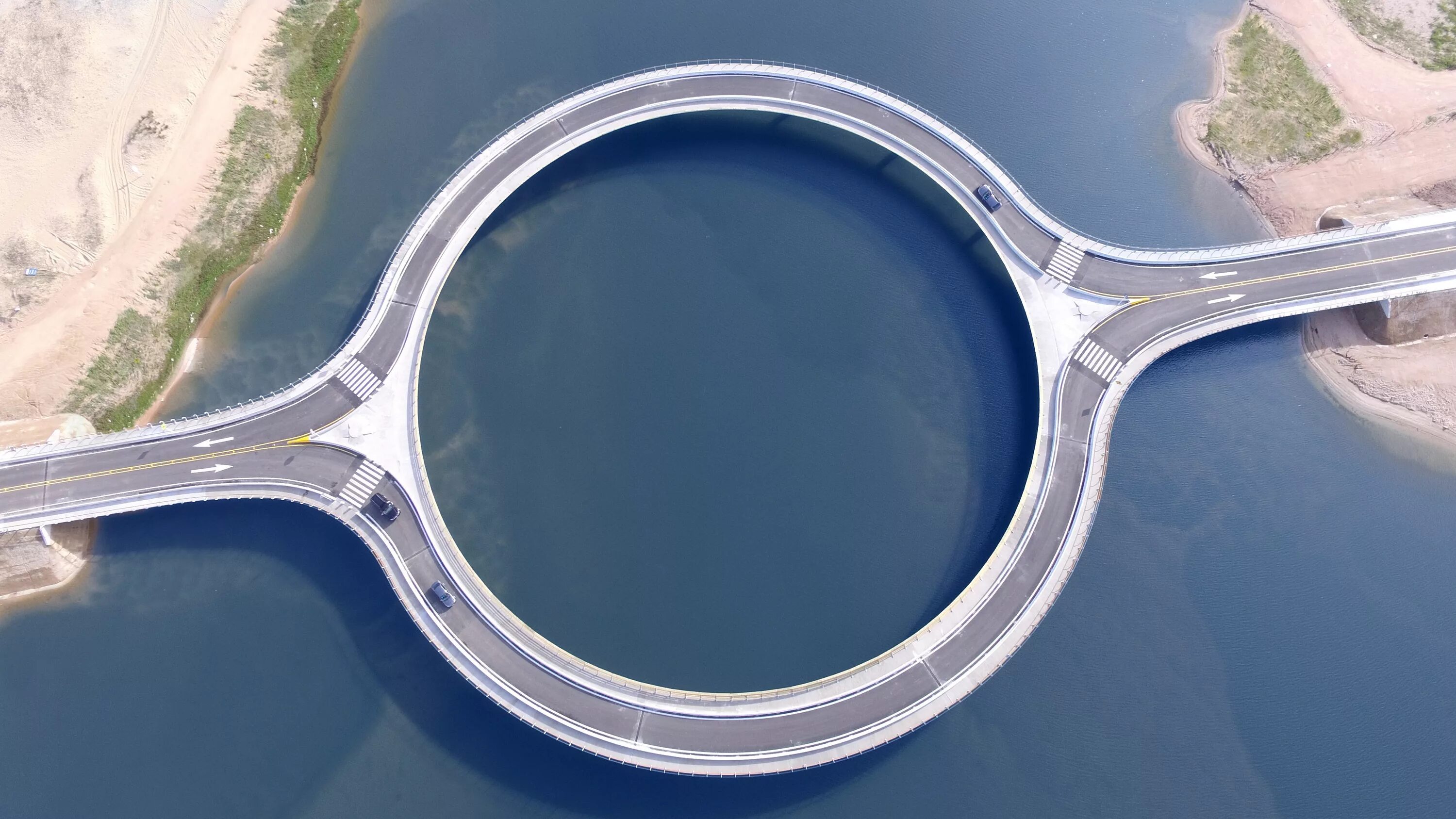 Bridge round