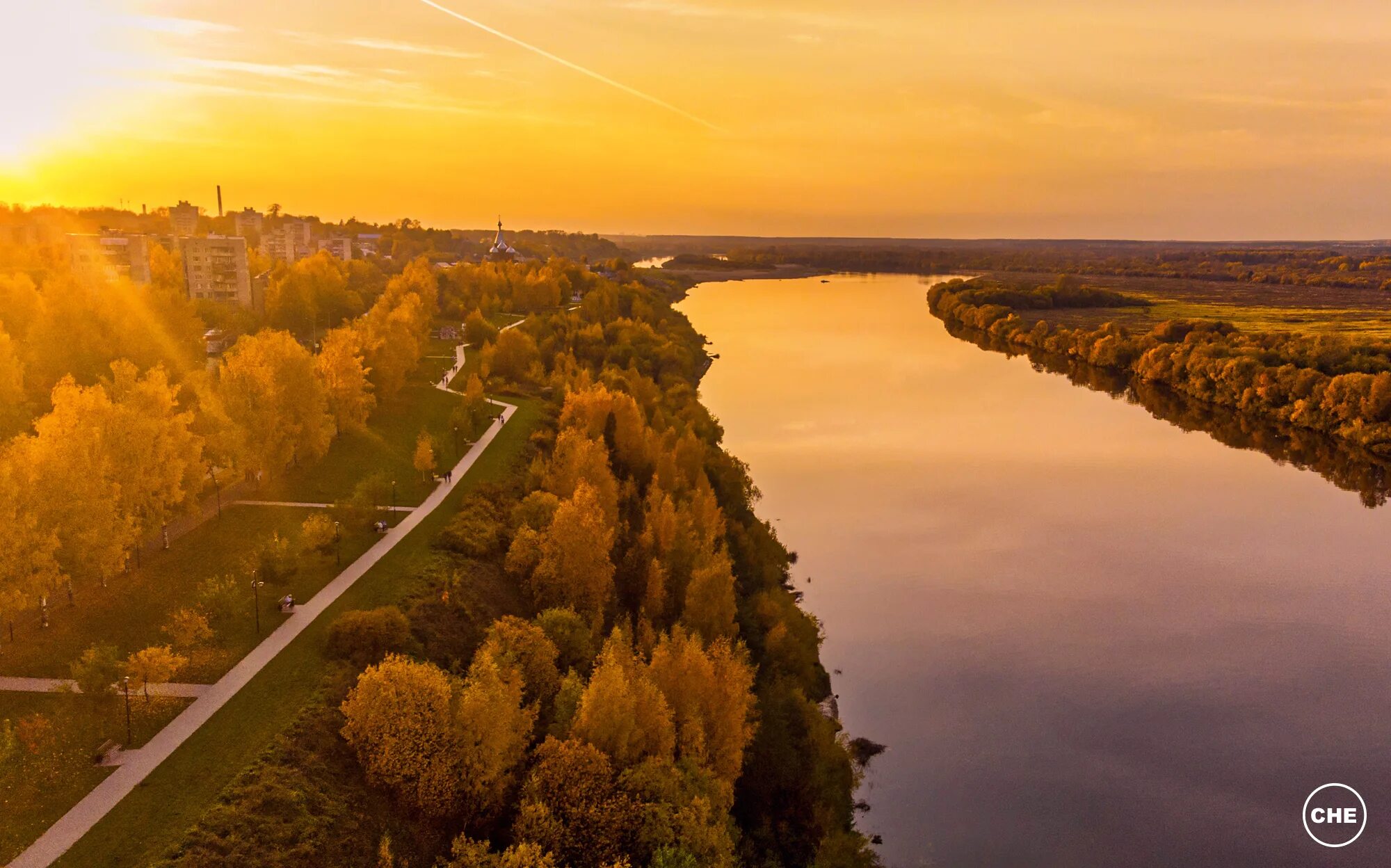 Фото кирово. Осенний Кирово Чепецк. Осень Кирово Чепецк. Природа Кирово Чепецка. Набережная Кирово-Чепецк.