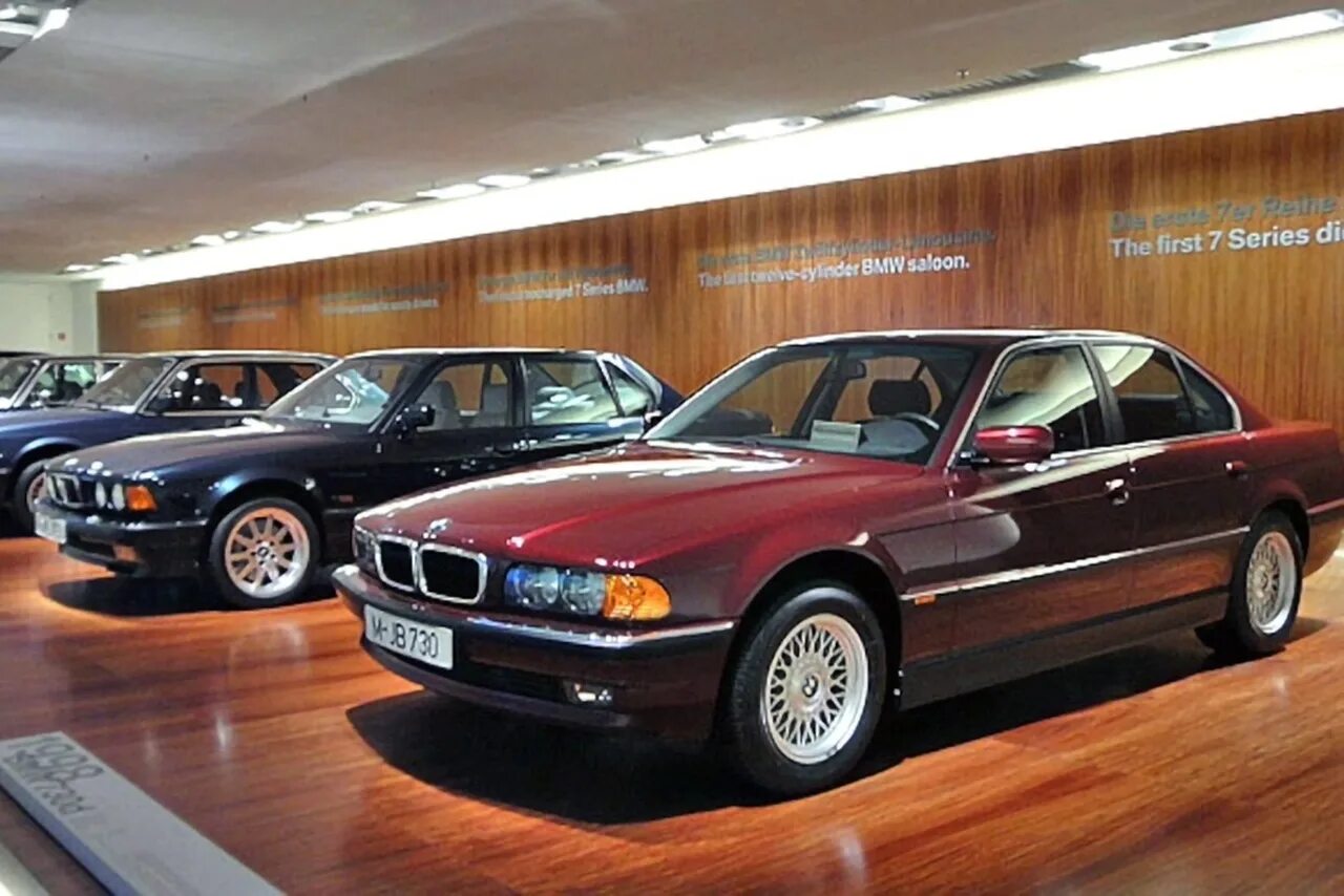 2000 год на продажу. BMW 7 e38. БМВ 7 e38 90е. БМВ е38 90е. BMW 7 2000.