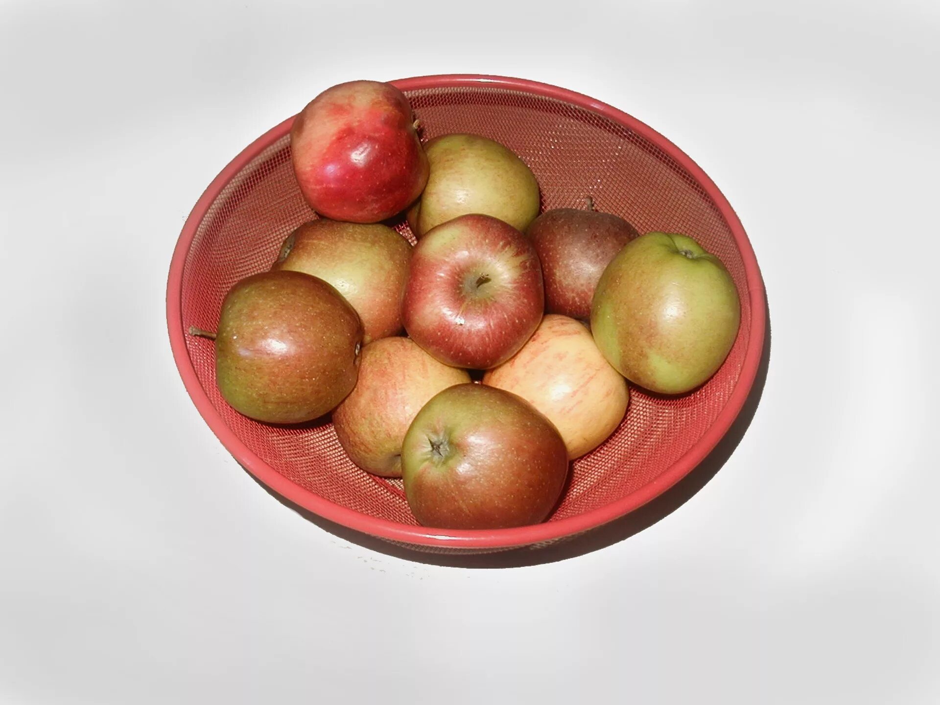 «Ваза с яблоками» (модифицированная проба ж.Пиаже; Флейвелл, 1967).. Яблоко на тарелке. Миска с яблоками. Ваза с яблоками.
